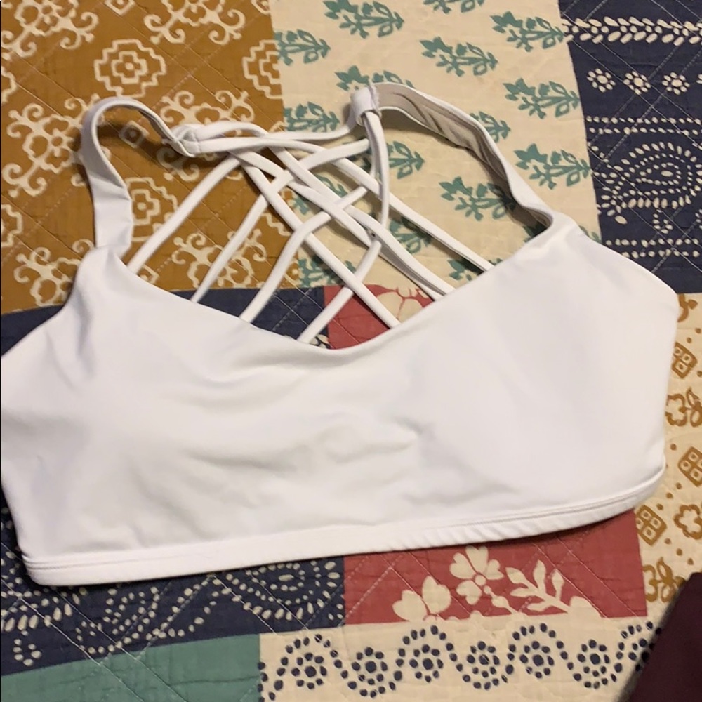 Lululemon free to be wild sports bra